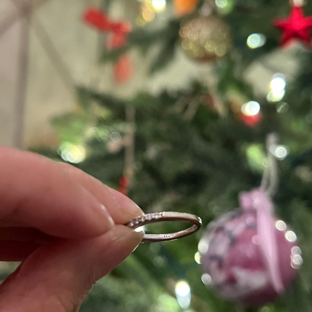 14k White Gold Diamond Band Ring - Picture 9 of 10